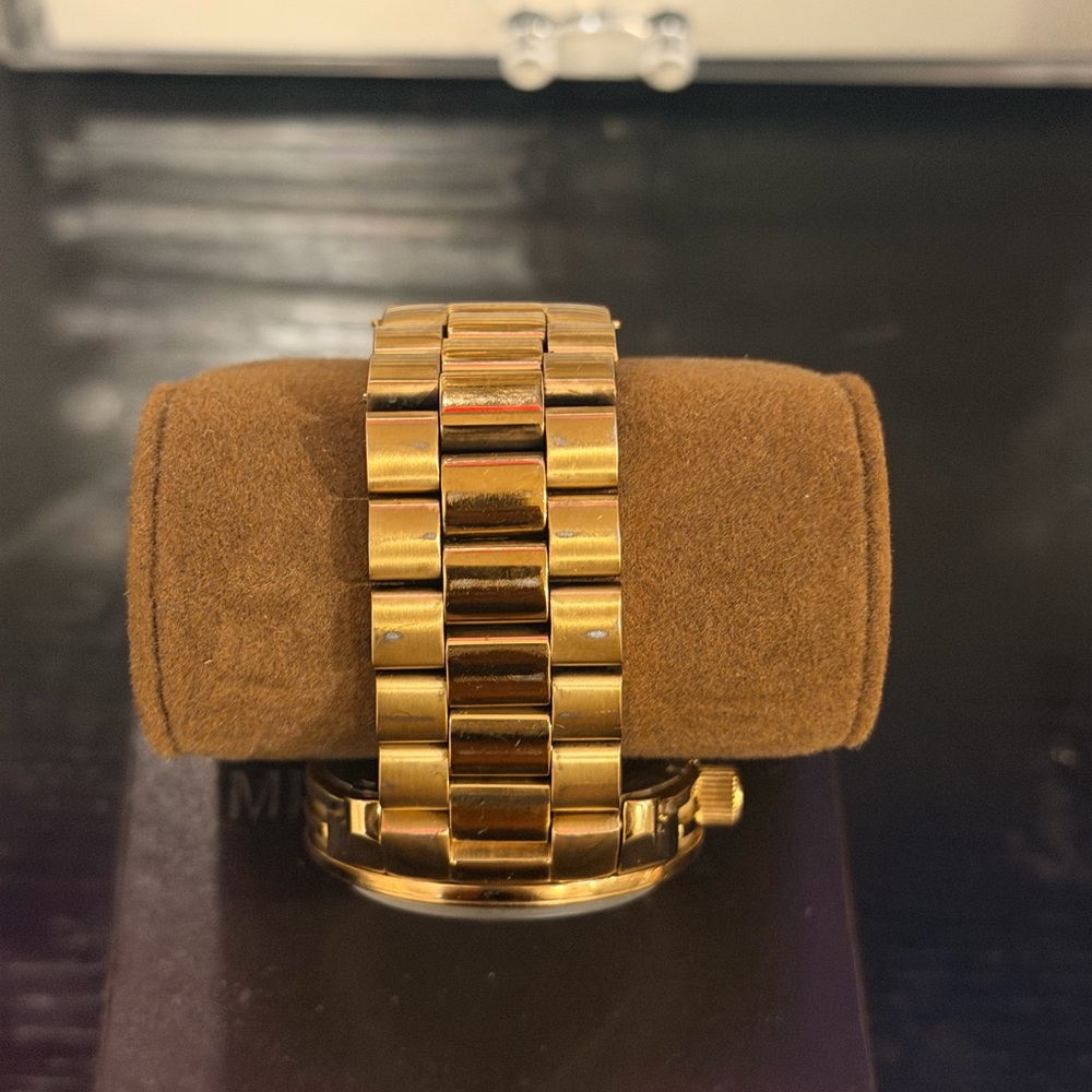 Gold Michael Kors watch - Picture 5 of 11